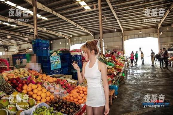 AISS爱丝(黄金版) - 索菲的滑板入门课，配合滑稽写真，这才是运动与艺术的轻松报到！