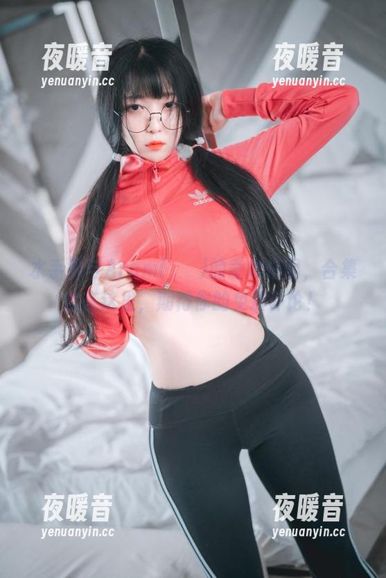 水手服与Aram(아람)的奇妙搭配，合集全在这里，期待你的免费评论！