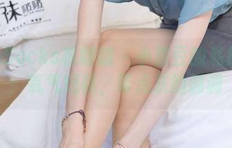 BoBoSocks袜啵啵 – 小甜豆的私拍作品：氧气短袜，带点灰的调调
