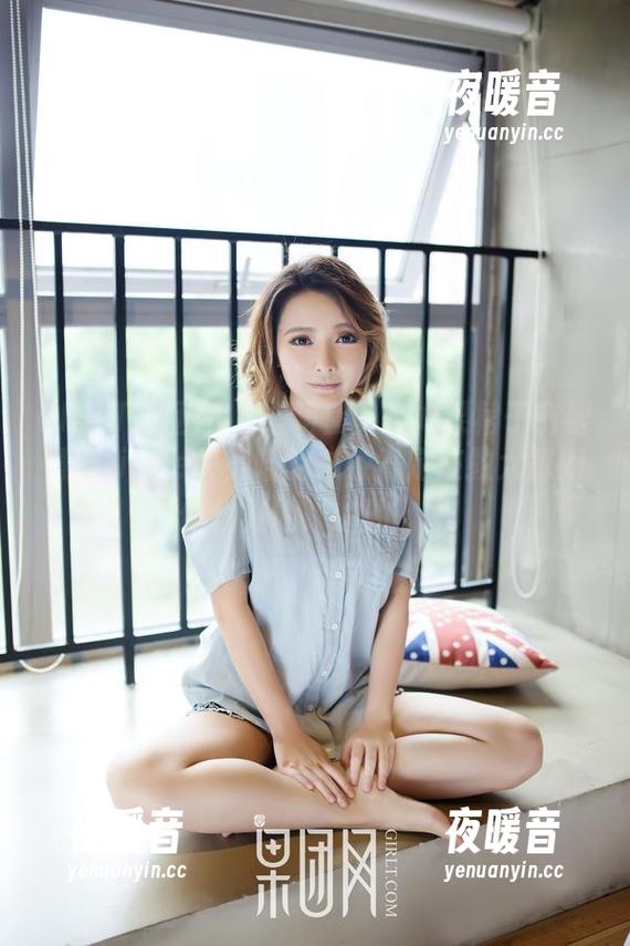 GIRLT果团网-little贝壳喵 GIRLT果团网 - 红裙套图:如果裙子有智慧,little贝壳喵的这条肯定在教大家如何优雅地‘加油’。