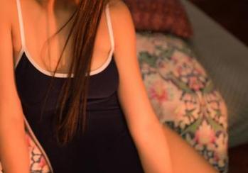 GIRLT果团网 – 一套黄歆苑的毛衣，下载后你想象中的美好可能落空了！