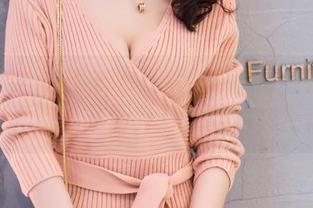 IMiss爱蜜社 – 看江欢欢fon穿着那件连衣裙，真有点儿画外音，照片真不简单。