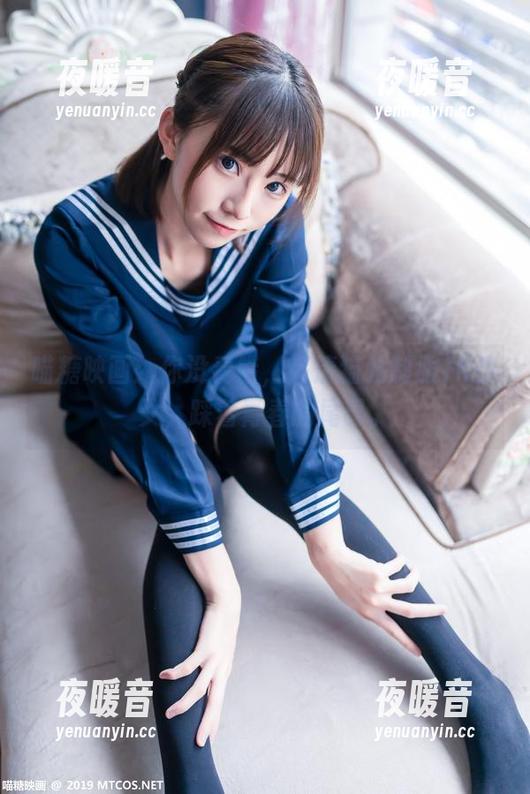 喵糖映画：你没看错，高清猫儿制服JK少女，踩着青春的尾巴。