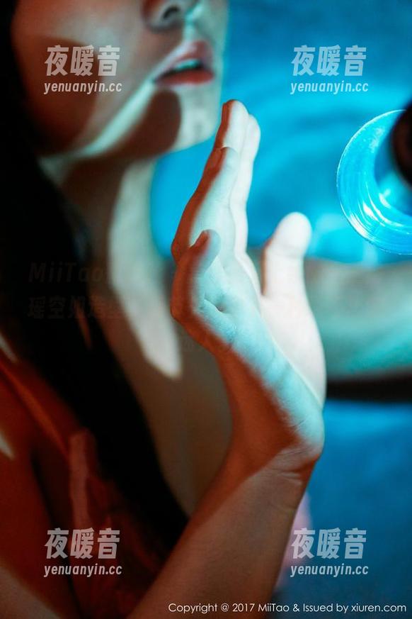 MiiTao蜜桃社 - 新作品又上线啦，王静瑶空姐造型，细节处理中有一种说不出的迷人。