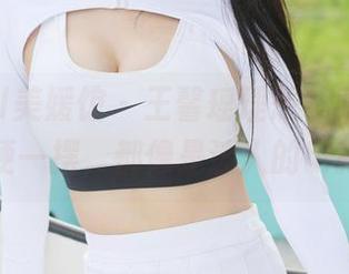 MyGirl美媛馆 – 王馨瑶理想礼服原图合集，随便一摆，都像是迷人的电影画面。