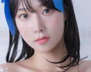 Myung Ah的私拍里，礼服是我最好的“伪装”