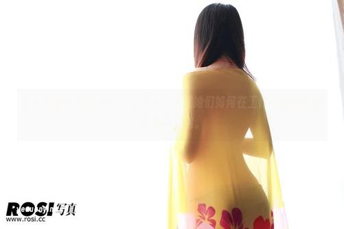 护士们的合集，ROSI让你可以旁观她们如何在工作中顺便也被你看得入迷。