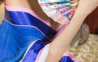UGirls尤果网 – 实用性？不，这就是孟思雨的泳装精选图包，随性就好