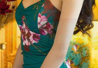 UGirls尤果网 – 看郝晴Grace穿礼服的福利，不知不觉就被性感和优雅包围了？