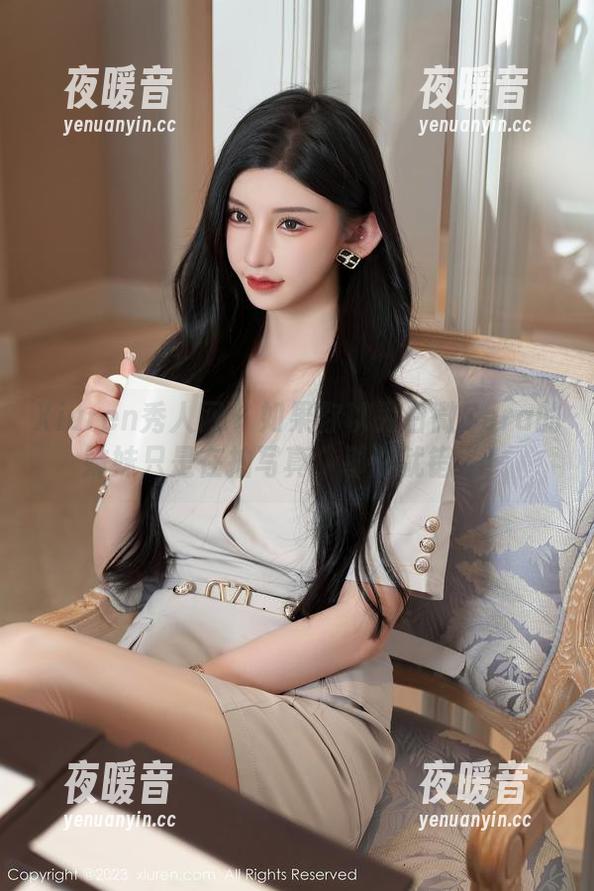 Xiuren秀人网 - 如果你以为白微Sera的妹妹只是在拍写真，那你就错了！