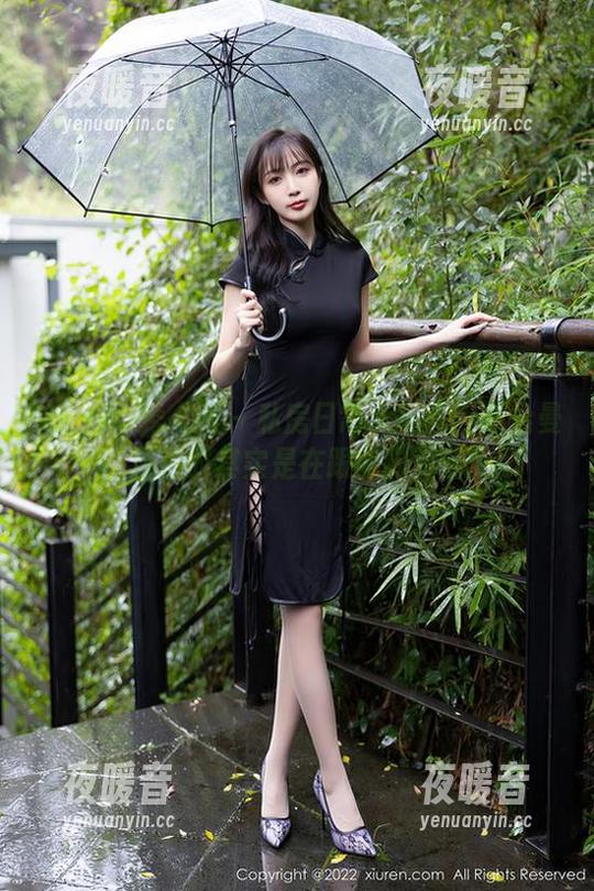 Xiuren秀人网 - 私房日常大揭露：陈怡曼在自拍时其实是在跟狗狗对话！