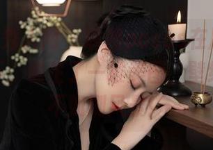 Xiuren秀人网 – 瑜伽poses在风景尤美的镜头下，诞生了一堆美图，壁纸不刷白不如刷风景！