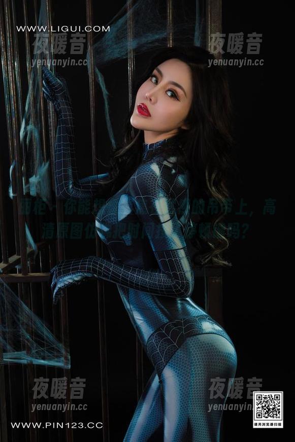 丽柜 - 你能想象聚焦在然然的吊带上，高清原图仿佛把时间按了停顿键吗？