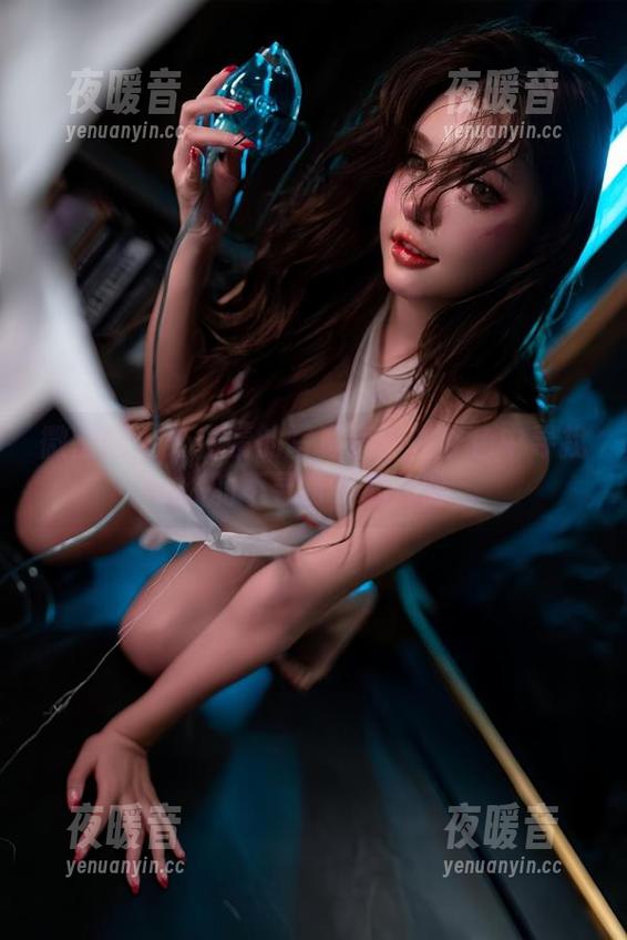 微密圈 - 于芷晴的写真集：在夜色中寻找你的不寻常下载体验