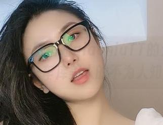 微密圈 – 一瞥俏妞qiaoniuTT的无圣光图集——车库美人的不为人知！