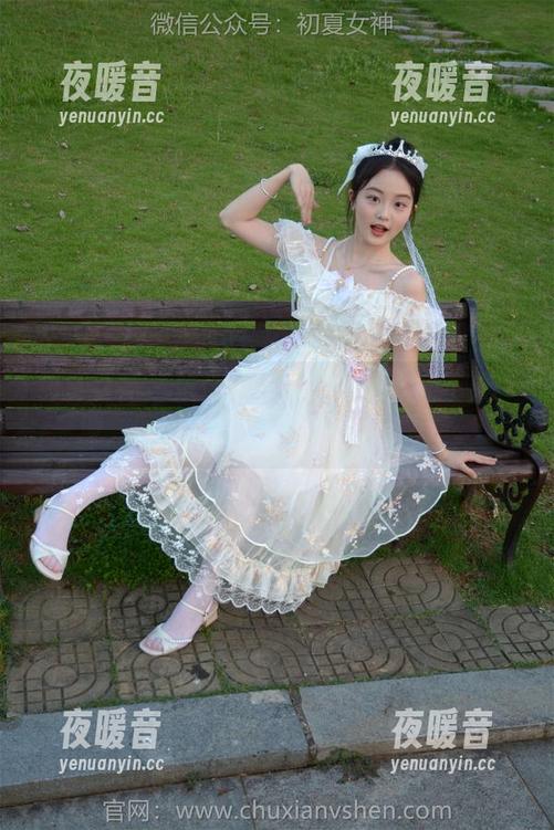 初夏女神-依依 初夏女神 - 依依的复古街头怎么能不来一波,原图新鲜出炉,总是有更新。