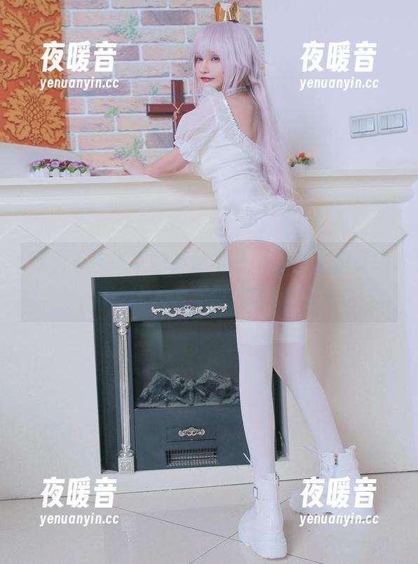 观看千夜未来的柴郡电子，图包里的姿态有种让人喘不过气的引力！