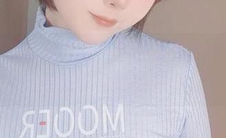 看名濑弥七穿毛衣，从私房作品中嗅到那丝丝难以言喻的暧昧。