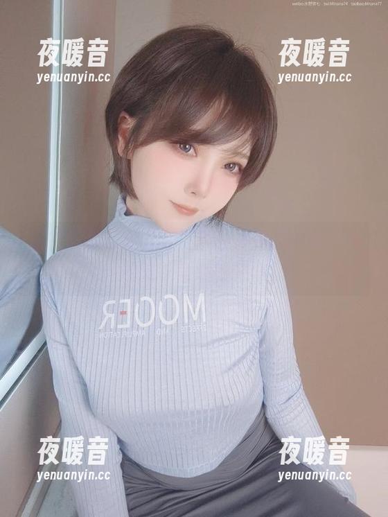 看名濑弥七穿毛衣，从私房作品中嗅到那丝丝难以言喻的暧昧。