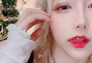 啾小妍Deer的浴缸游戏，图片里掀起一阵水花小骚动