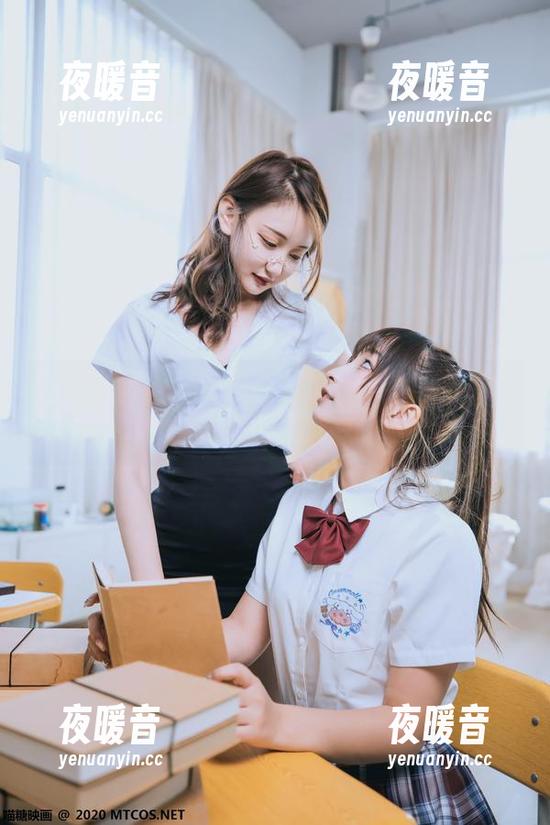 喵糖映画 - 最新图册鉴赏：半半子户外，天蓝得让人沉醉。