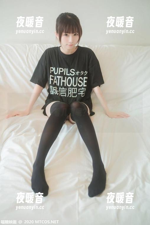 喵糖映画 原图里的黑丝制服美女,咳咳,为什么我总是不小心多看几眼呢?喵糖映画果然有一套。