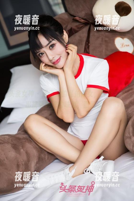 头条女神-张译丹 头条女神 - 张译丹的私拍修女,资源展示出挑战传统的味道,酷酷的!