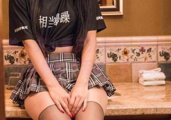 头条女神 – 艾小青户外随拍，图片大集合，分享她的‘无聊’时光吧。