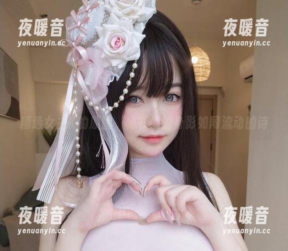 精选女主K的原图，秘书们的身影如同流动的诗
