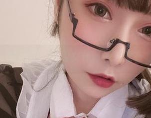 小泉学姐吖的照片：透明女仆，她究竟在想些什么？