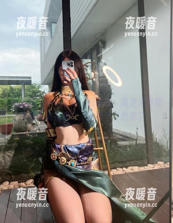 小玉吃果冻 微密圈 - 小玉吃果冻的写真,简直是壁纸界的“天花板”,我都不敢想象了!