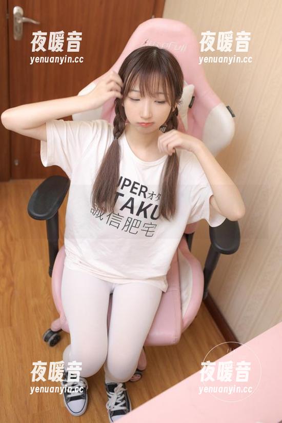 少女秩序-千澄 少女秩序 - 私房里的千澄,职业装搭配,其实是我爱的样子。