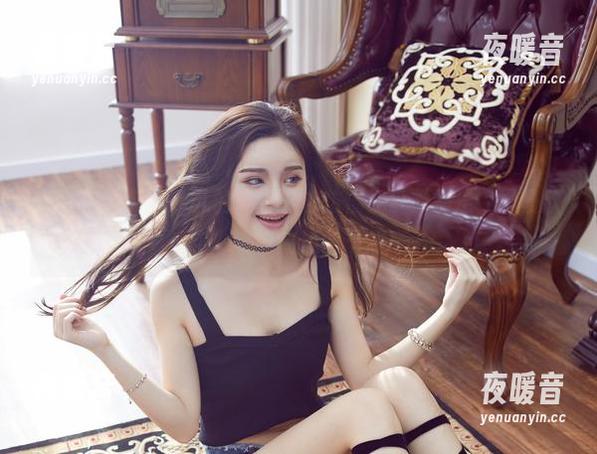 尤物馆 - 韩冰冰儿的皮衣，它仿佛在说“别走，慢慢欣赏”——高清的诱惑！