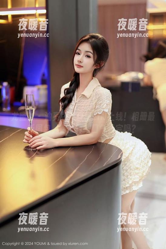 尤蜜荟 - 油亮版周琰琳LIN上线！相册最新图包，你打算一口气看完吗？