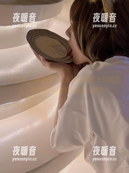 微密圈 - 白色吊带，来自就是阿朱啊的图库，随意聊聊这件衣服拐角的梦。