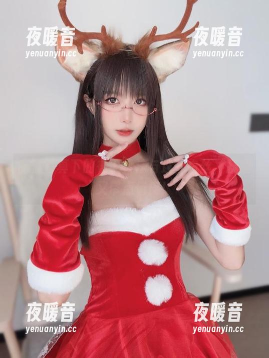 高清写真下的布丁大法与连体白丝，抚媚又带点俏皮！