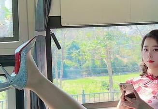微密圈 – 张老师，这波绿意盎然太抽象了，难不成你就想让我全程在免费的美图中品香呀？