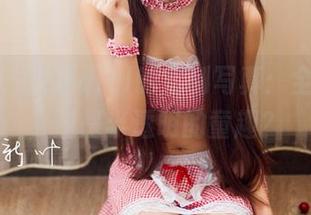 推女神 – 琪琪qlql的定制写真：全白如雪，还是半透明的童趣？