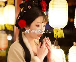 桃墨公子+妈妈的姐姐=私房照片的奇幻旅程