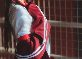 桜桃喵的夏日制服：美图到令人想咬一口的程度！