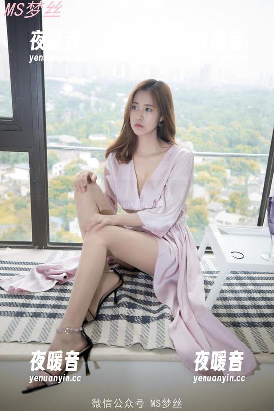 梦丝女神 - 花月舞的网袜写真，图集中又让人捧心又想撩几下。