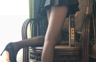 微密圈 – “梦里一只喵”的美腿，无圣光，心想这效果会不会太好？