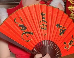 图库最新消息，遇见清水由乃和她的短裙，简直是一种新体验！
