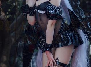 福利？没错！焖焖碳的灰丝写真，展示完美的小心思！