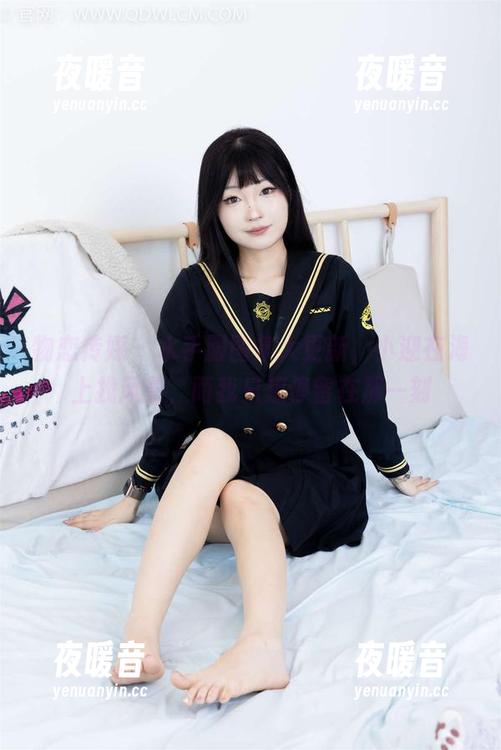 物恋传媒 - 水手服图集大更新，小迎在海上找风景，而我只想停留在那一刻