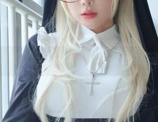 写真集疯狂，丝袜里的眼酱大魔王w