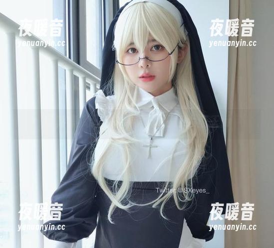 眼酱大魔王w 写真集疯狂,丝袜里的眼酱大魔王w
