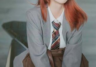这个图包里的祖木子看着像吸了糖，粉系魔法少女就不能少点涩味吗？