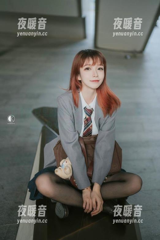 这个图包里的祖木子看着像吸了糖，粉系魔法少女就不能少点涩味吗？