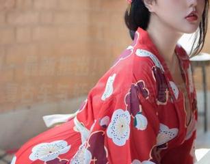 秀人网 – 最新推出！Manuela玛鲁娜让复古车与妩媚臀部完美交融